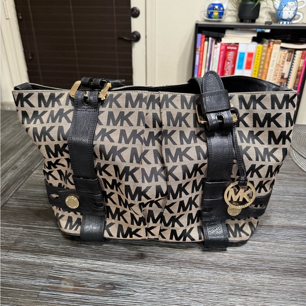Michael Kors Shoulder Bag Purse Signature Black Monogram Canvas Vintage
